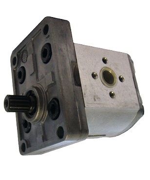 [DKWK 81 007 152 H] Pomp 4 gaten 52,0 x72 - Getante as 14 T - 3,8 cc - Links draaien
