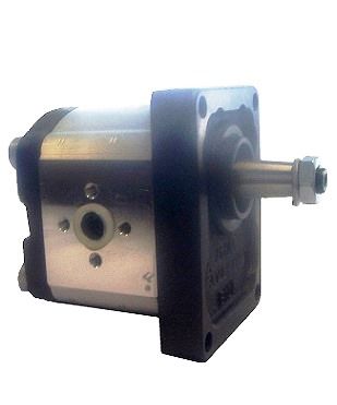 [DKWK 81 009 001 B] Pompe 4 trous 71,4 x 96 - axe conique - 8 cc - Rotation droite - Special NH - Bosch